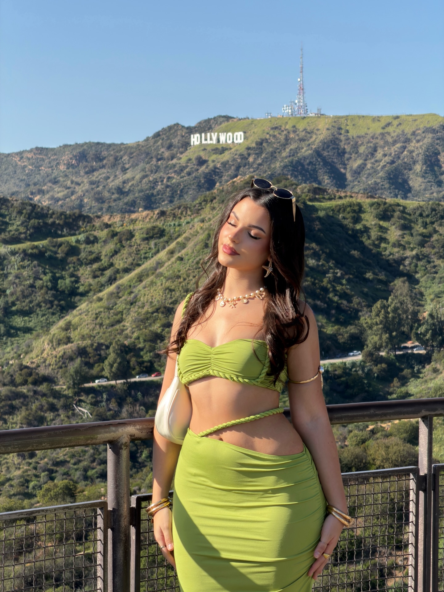 𝐥𝐢𝐯𝐢𝐧𝐠 𝐢𝐧 𝐦𝐲 𝐨𝐰𝐧 𝐦𝐨𝐯𝐢𝐞🎬