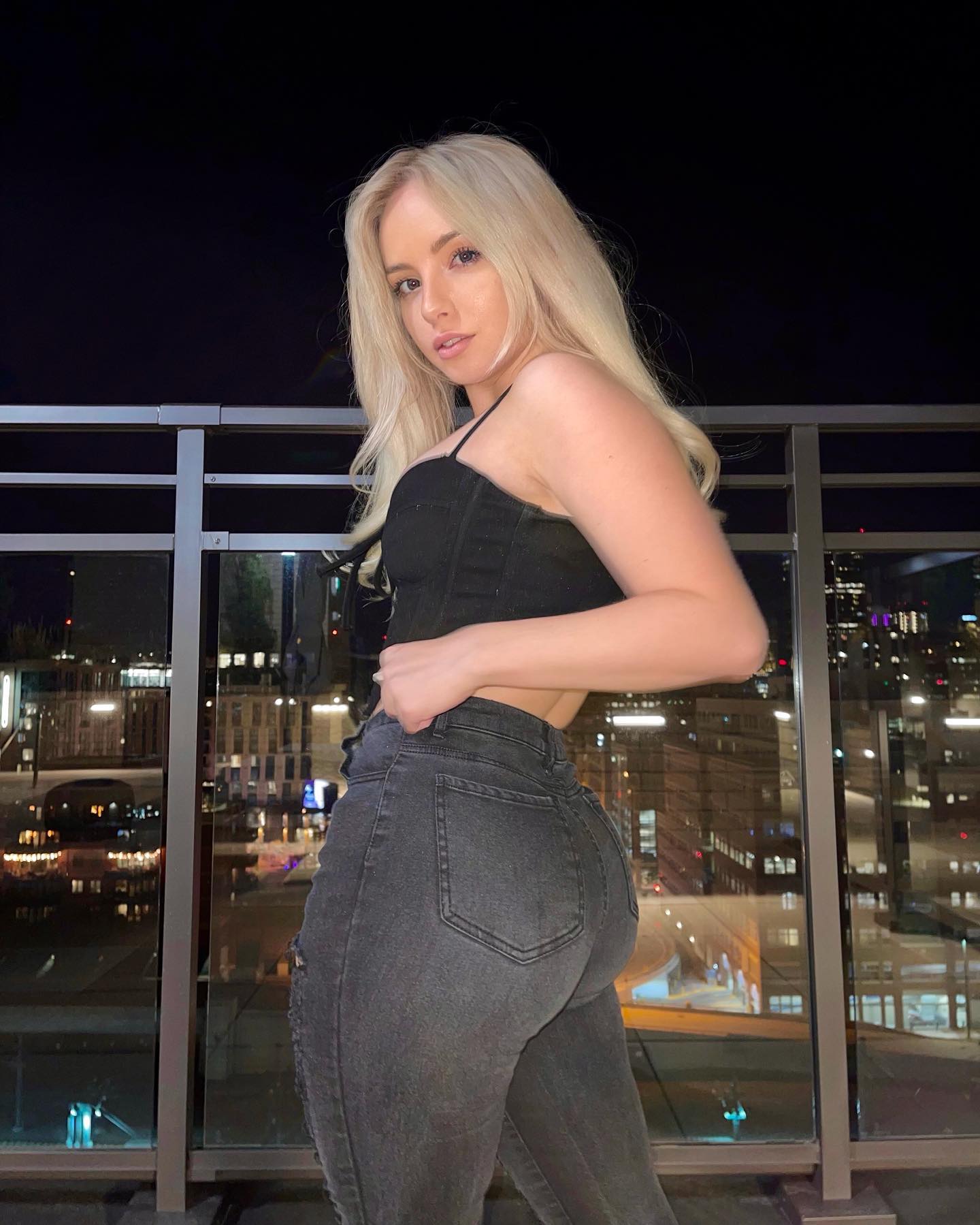 i don’t know how we make it out when we make out on the low 🖤