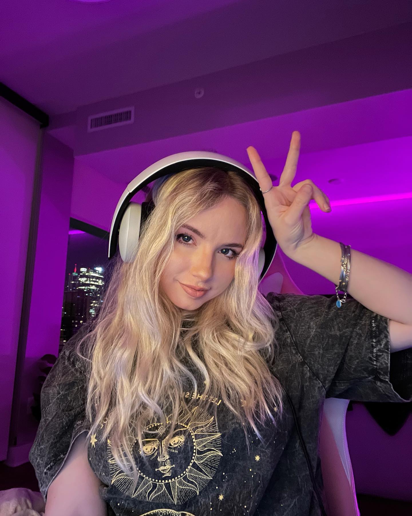 felt cute will delete later 💕