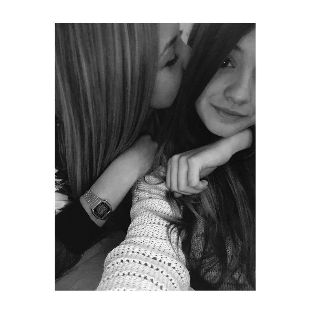 " Preferisco farmi male insieme a te, che bene insieme a qualcun'altro."
#Lapiub