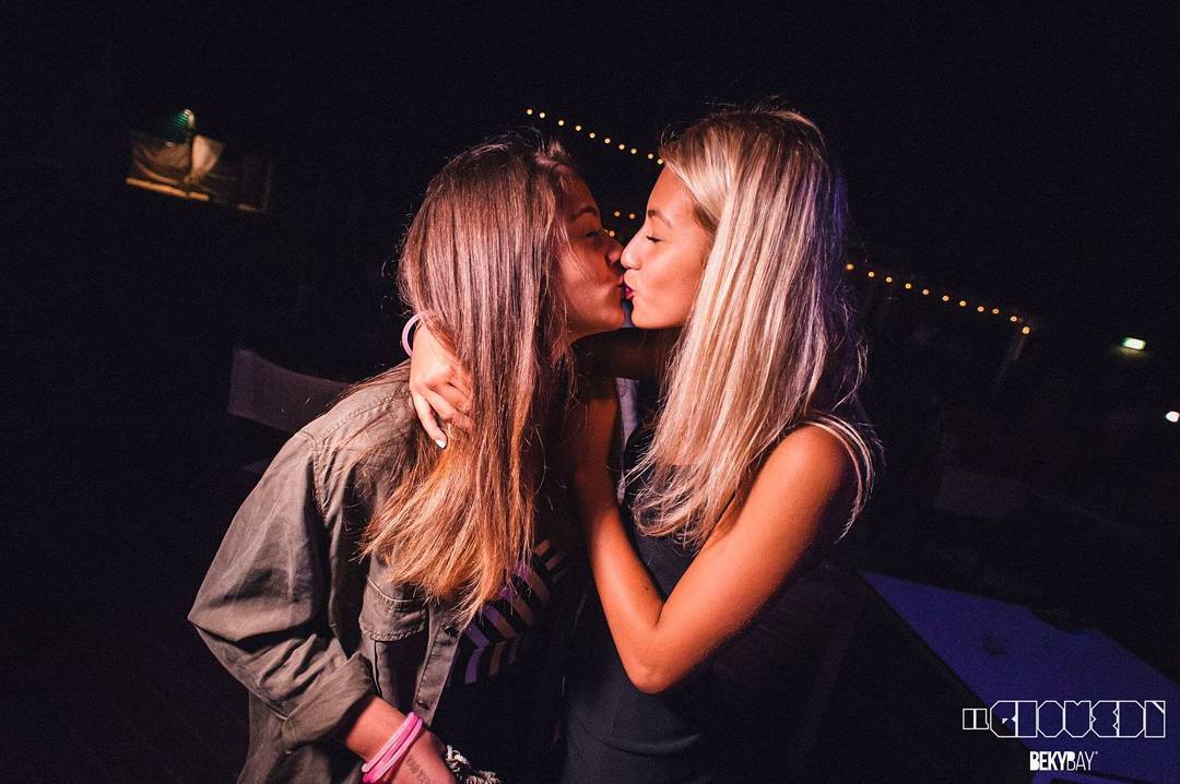 'E butterei mille giorni solo per averne un'altro con te'