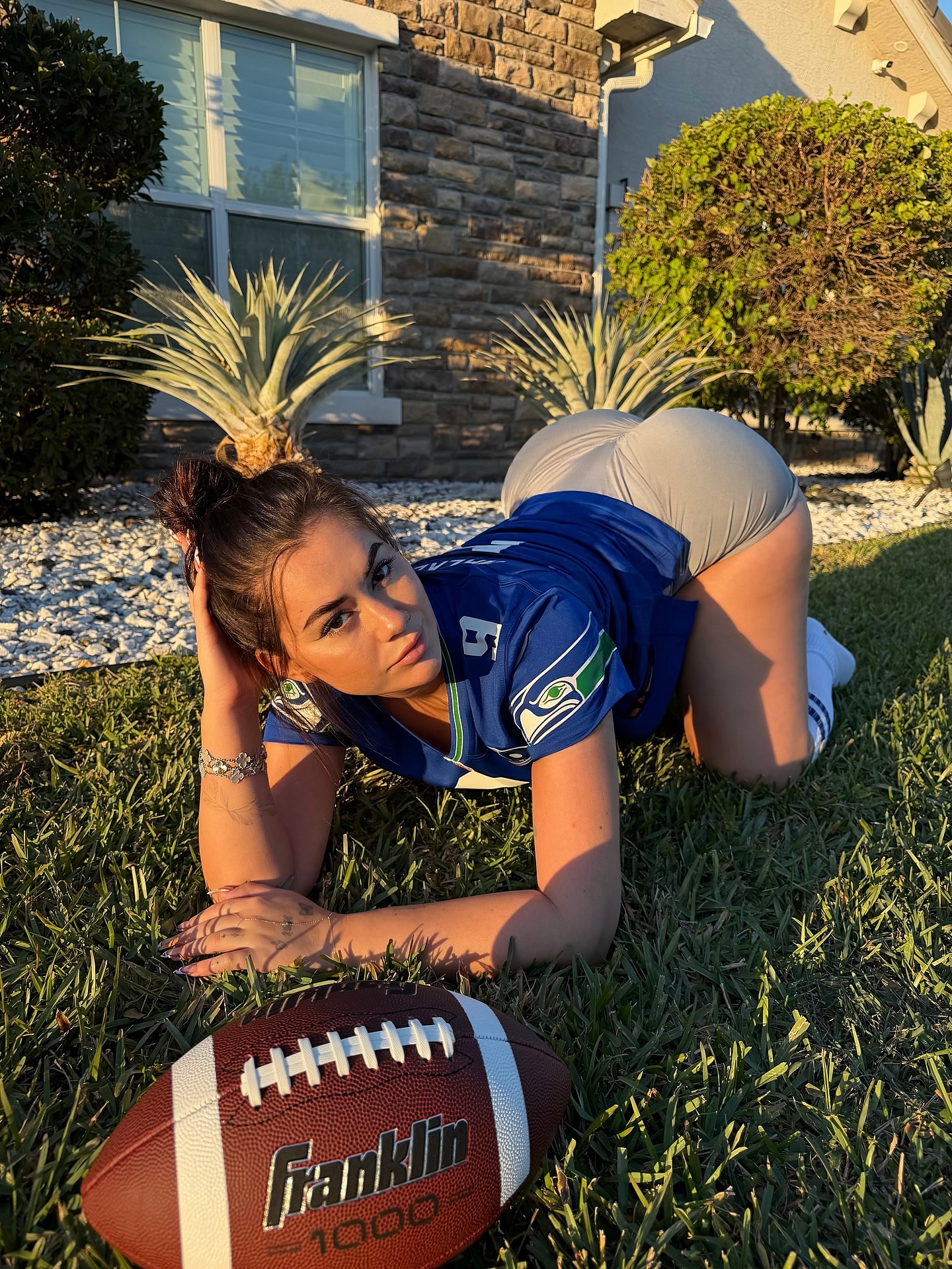 What’s your game day prediction? I got Seattle -3 💙