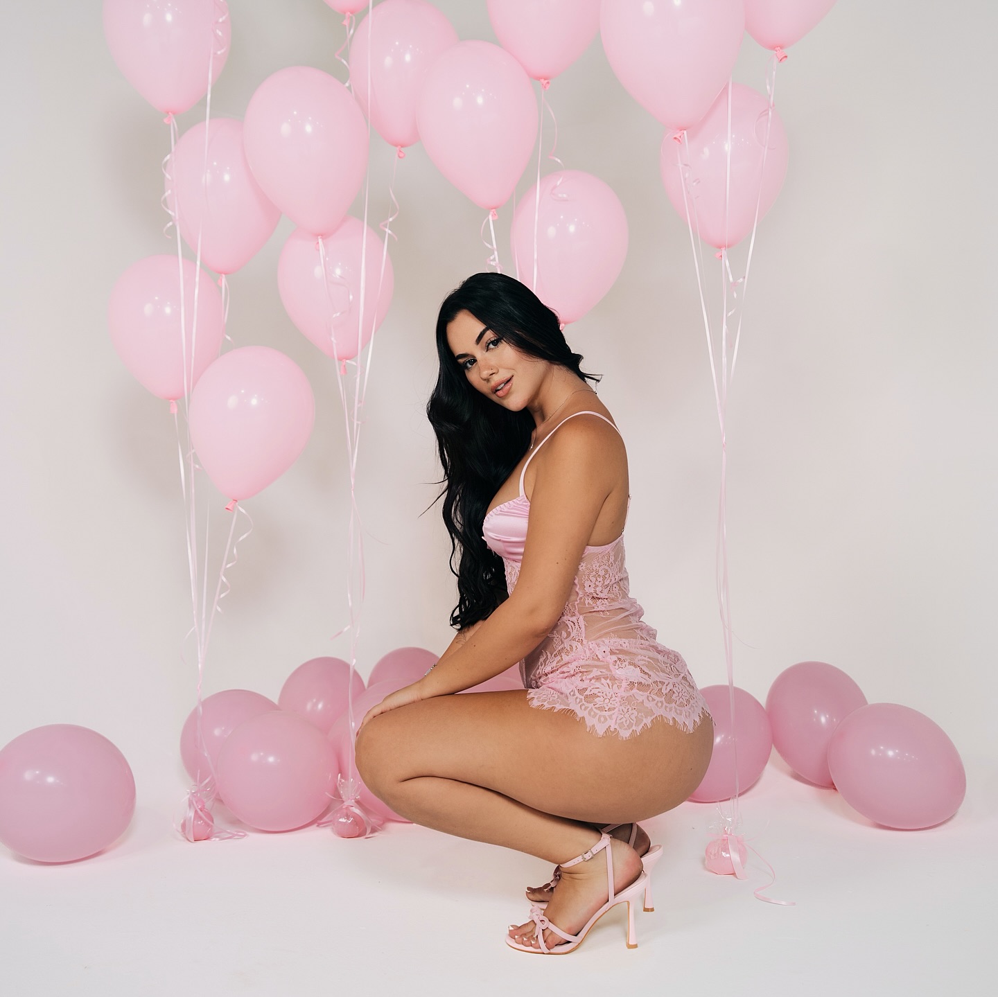 It’s my BIRTHDAY 🎂 Check my story 🩷