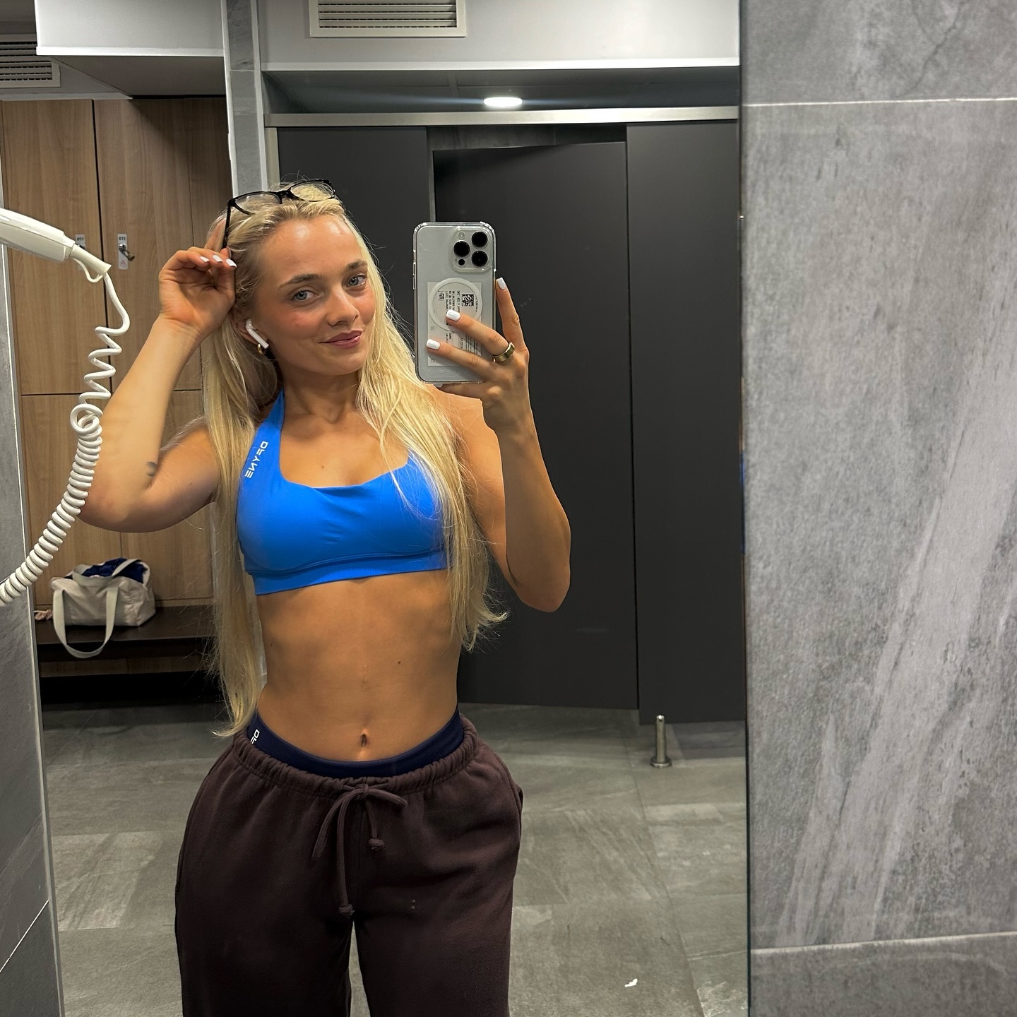 some of my latest gym girl selfies 😌🍑
